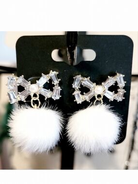 🌺White Feather Pom Pom Earings Cocktail Earings Statement Earings